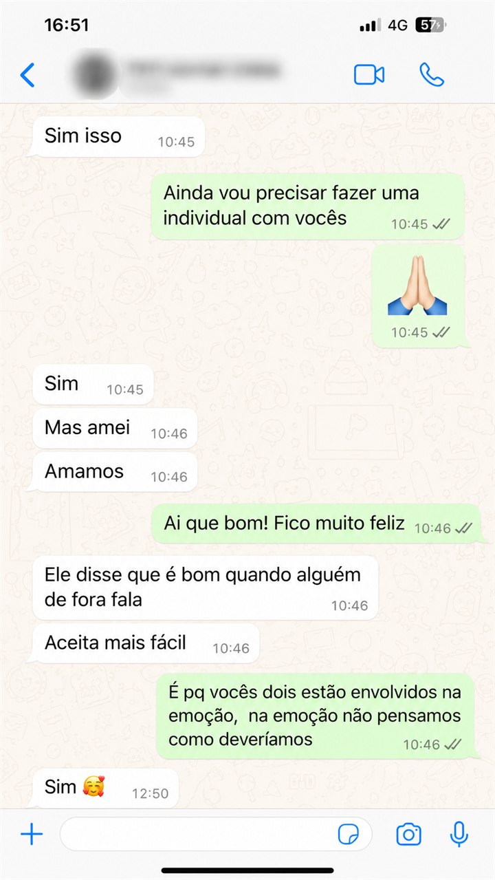 Depoimento de paciente no WhatsApp sobre atendimento individual e de casal